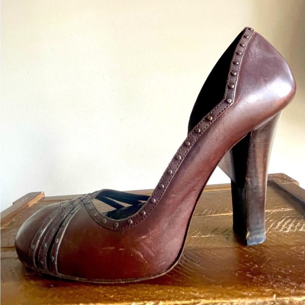 Fendi 38 1/2 heel designer